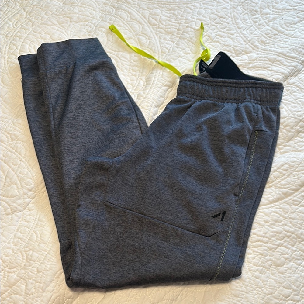 0199 Quick dry Youth Boys Gray Jogger Pants size small‎